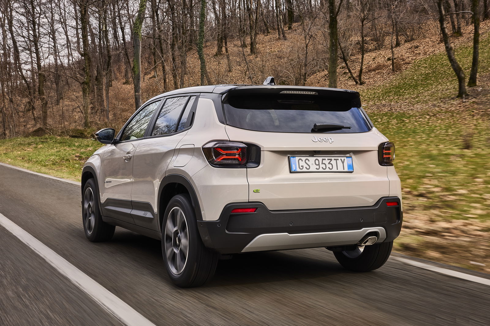 Jeep Avenger e-Hybrid - rear