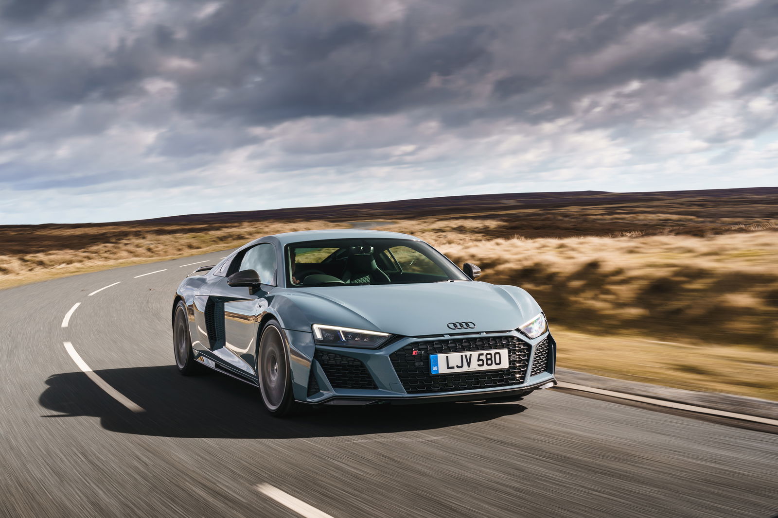 Audi R8 - front, dynamic