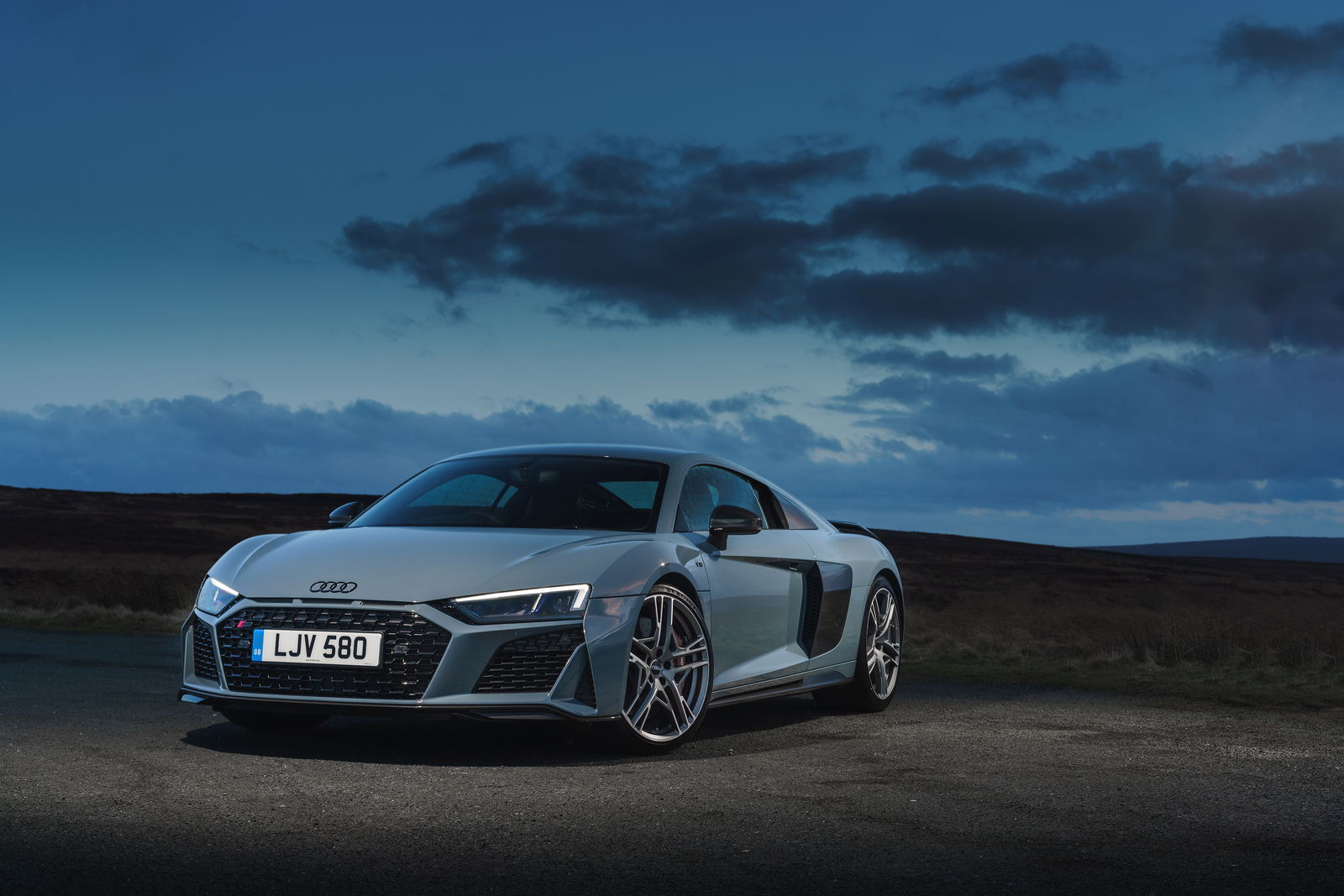 Audi R8 - front, static