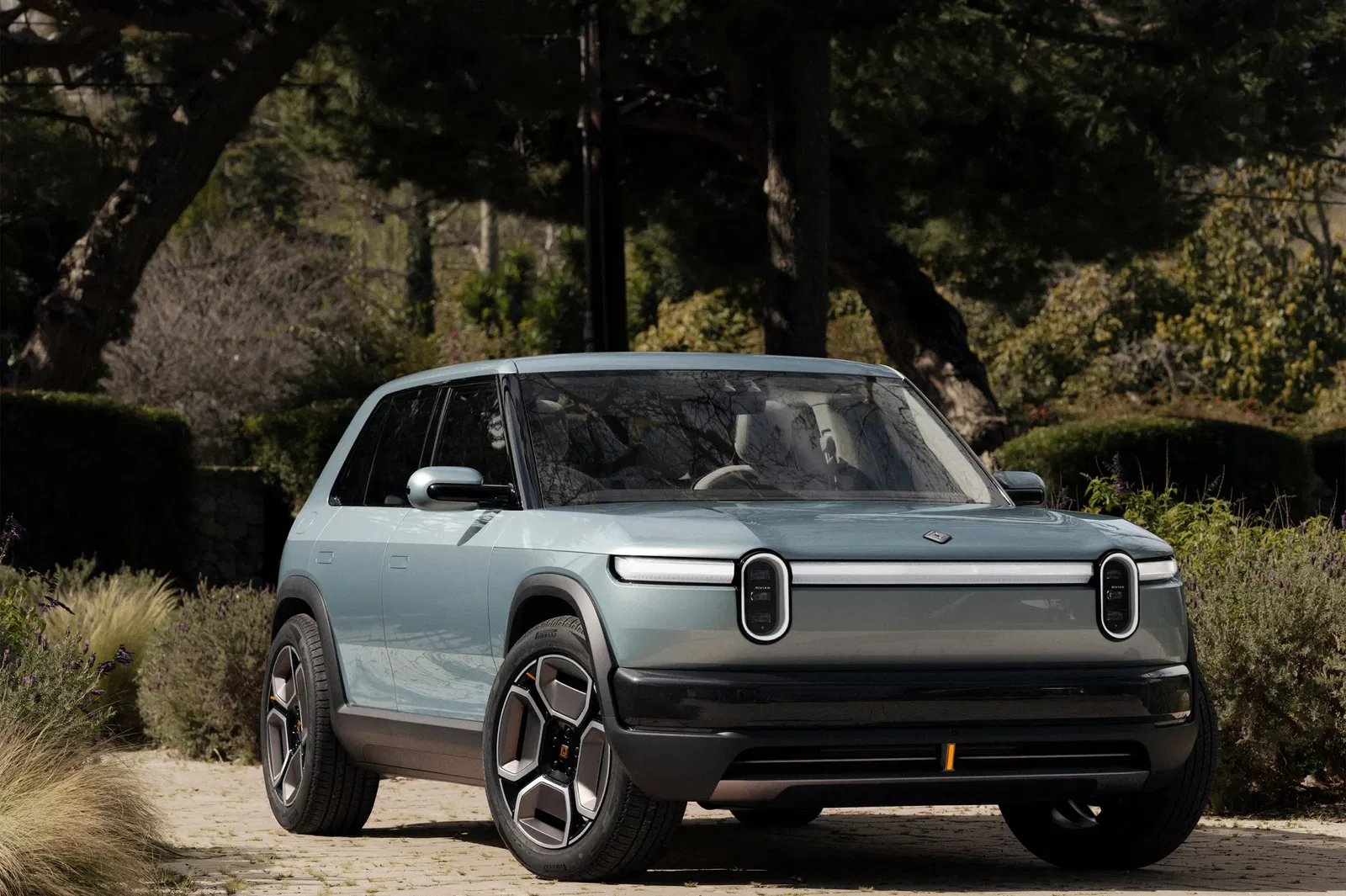 Rivian R3 - front