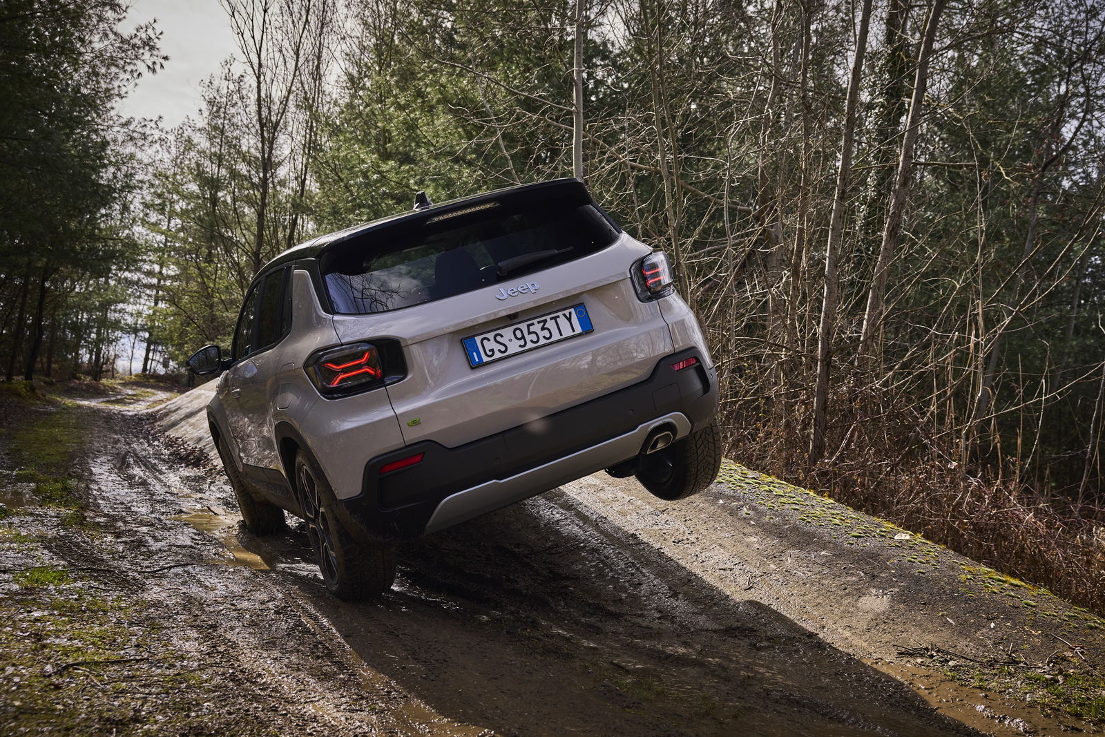 Jeep Avenger e-Hybrid - rear, off-road
