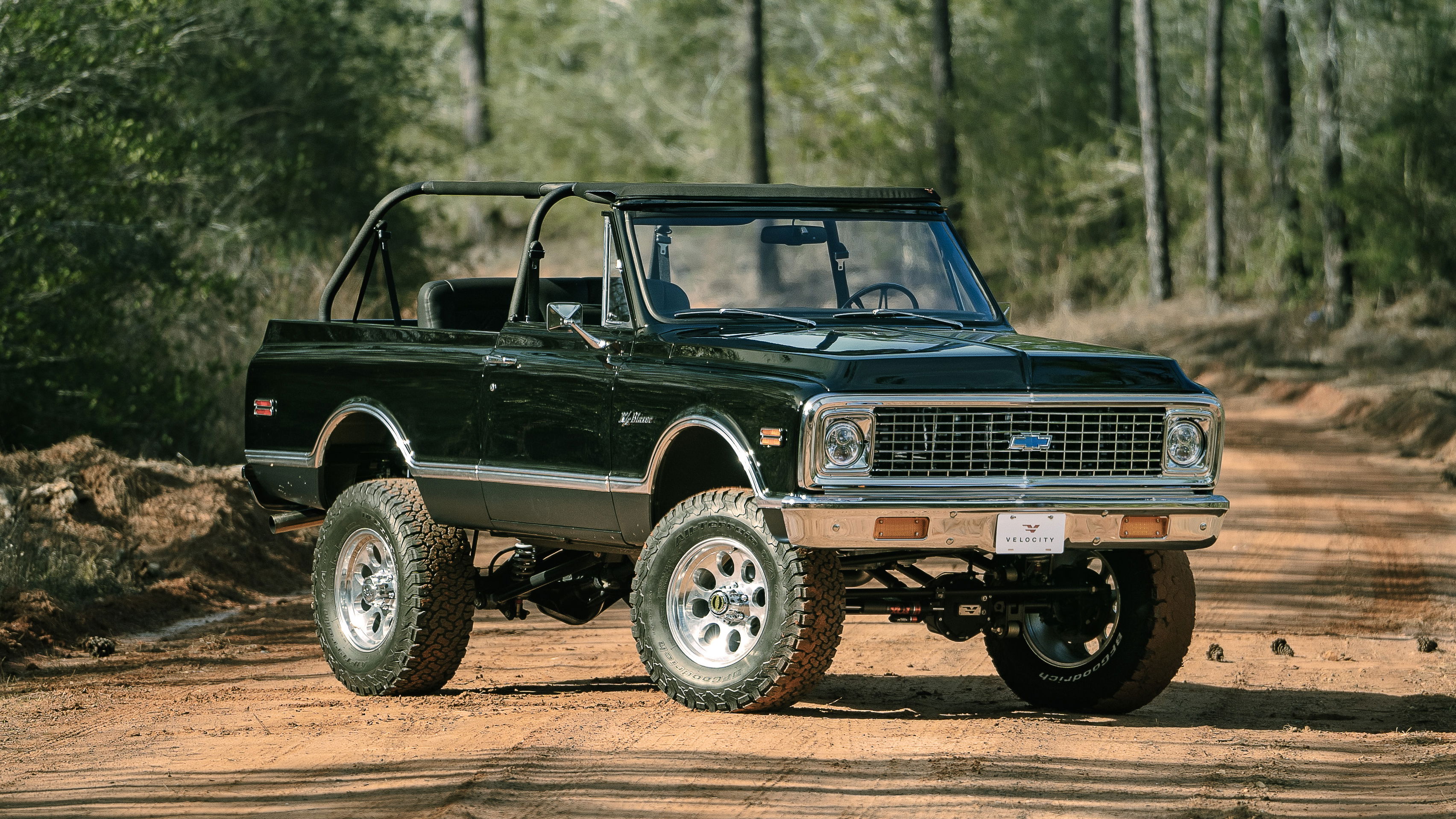 Velocity Chevrolet Blazer - front