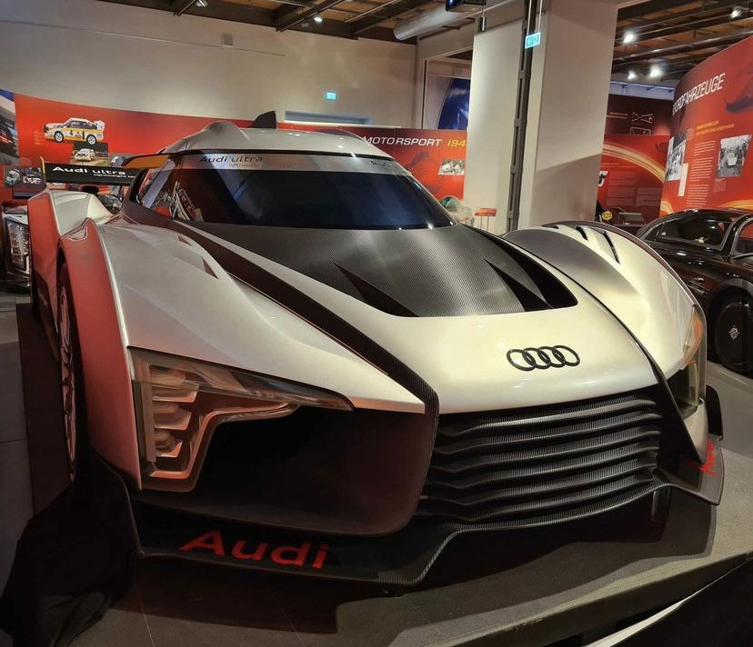 Audi Skorpion styling model - front