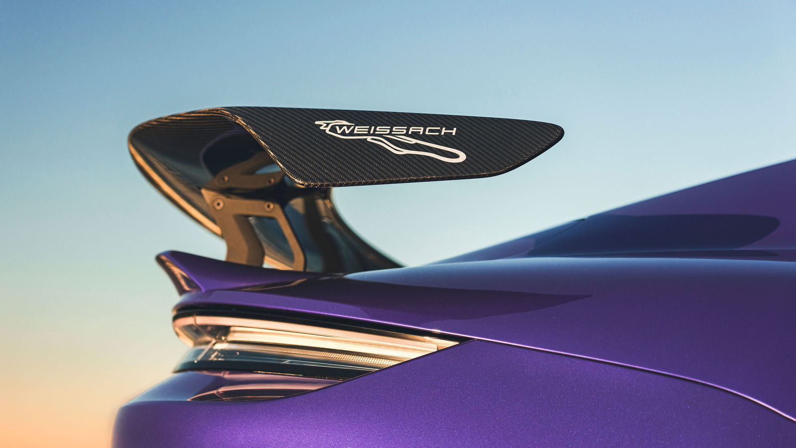 Porsche Taycan Turbo GT Weissach - rear wing
