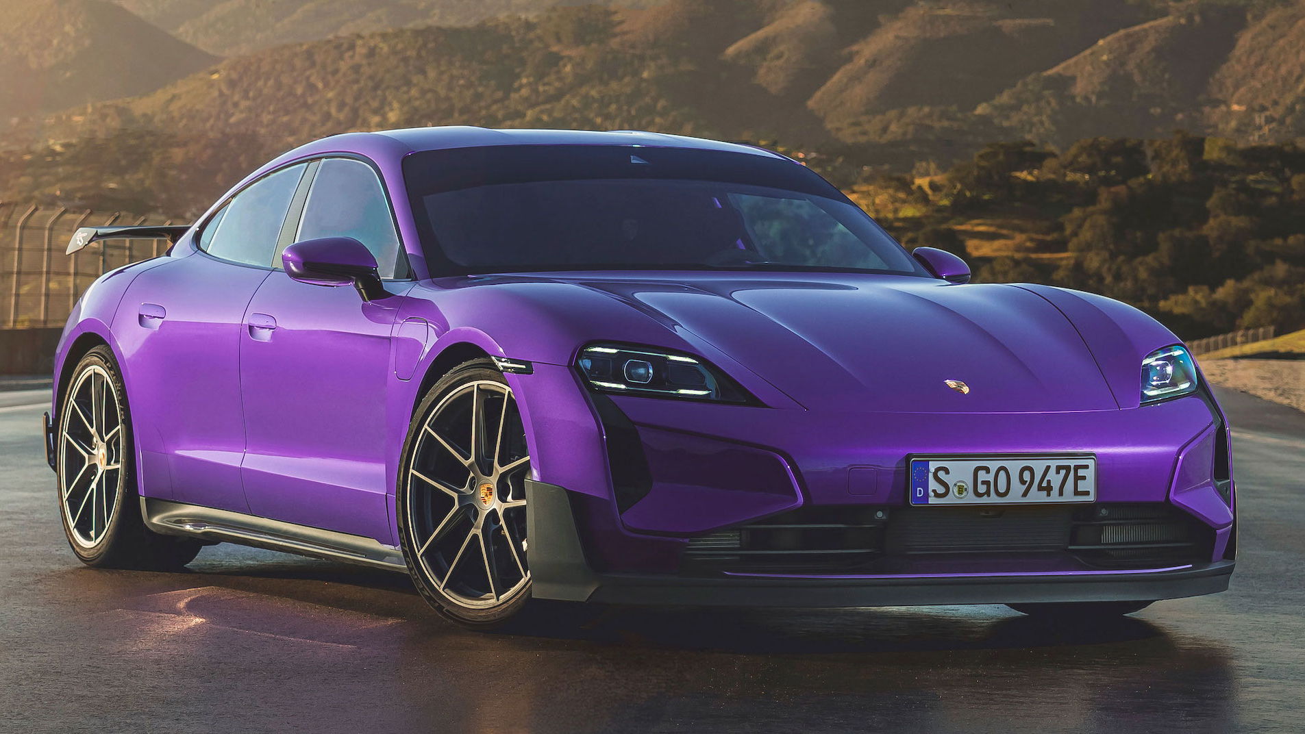Porsche Taycan Turbo GT Weissach - front