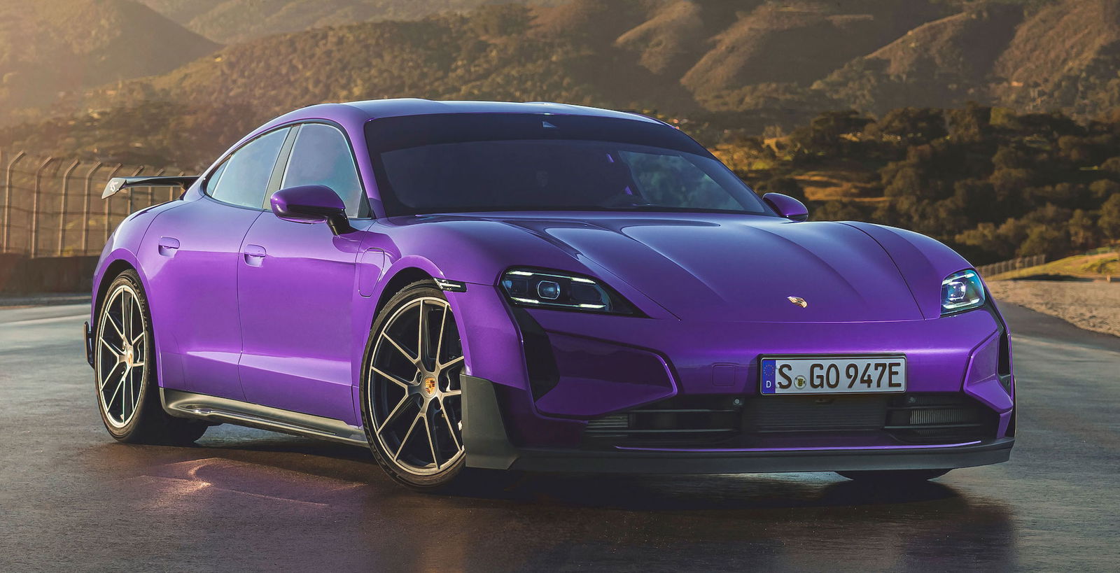 Porsche Taycan Turbo GT Weissach - front
