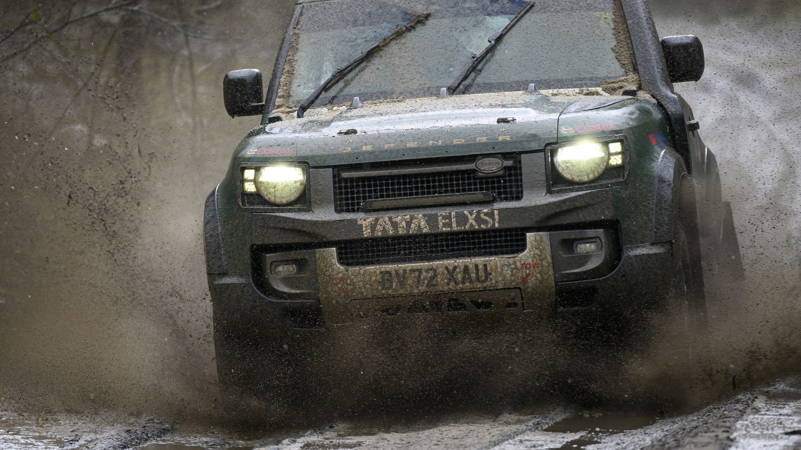 How A Land Rover Defender Becomes An Unlikely Rally Hero