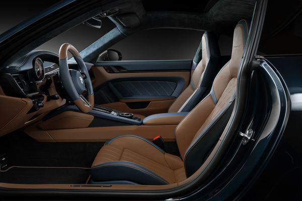 TechArt GTstreet R Touring - interior