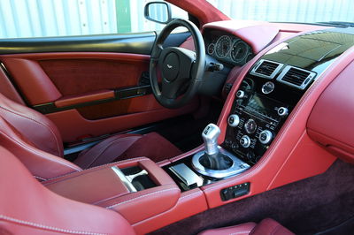 Aston Martin DBS - interior