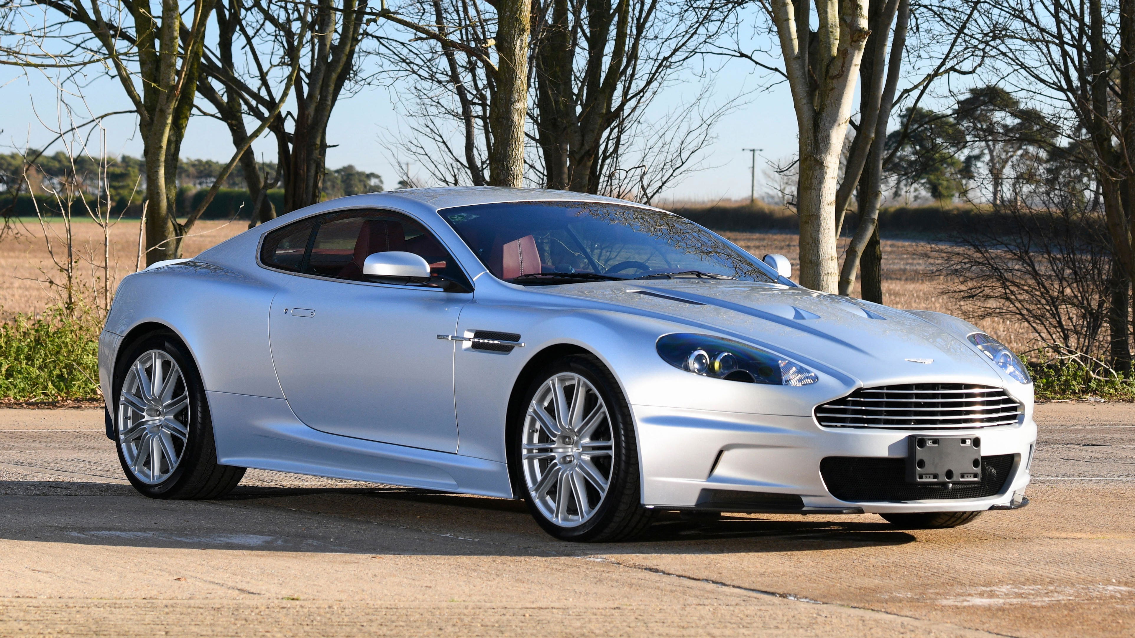 Aston Martin DBS - front