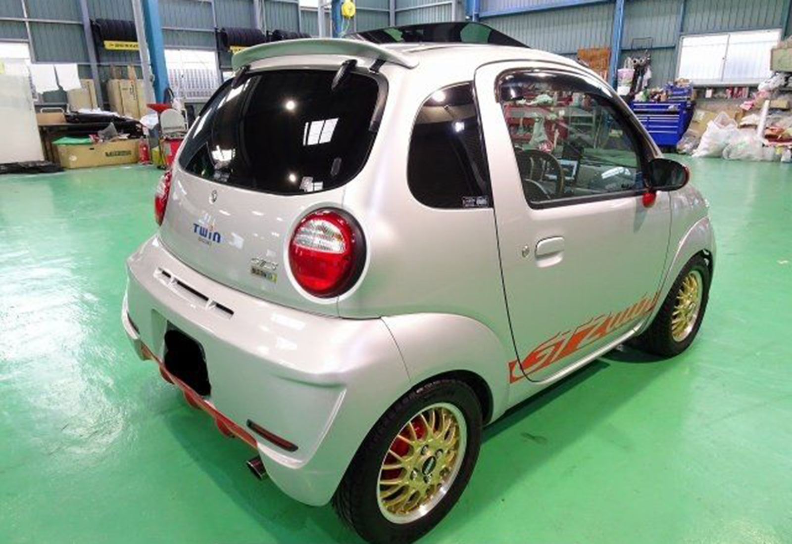 This Suzuki Twin Dreams Of Being A Porsche 911 GT3 RS