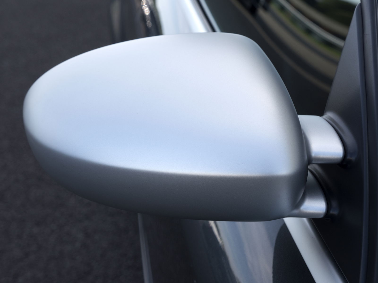 Audi RS4 B7 - door mirror detail