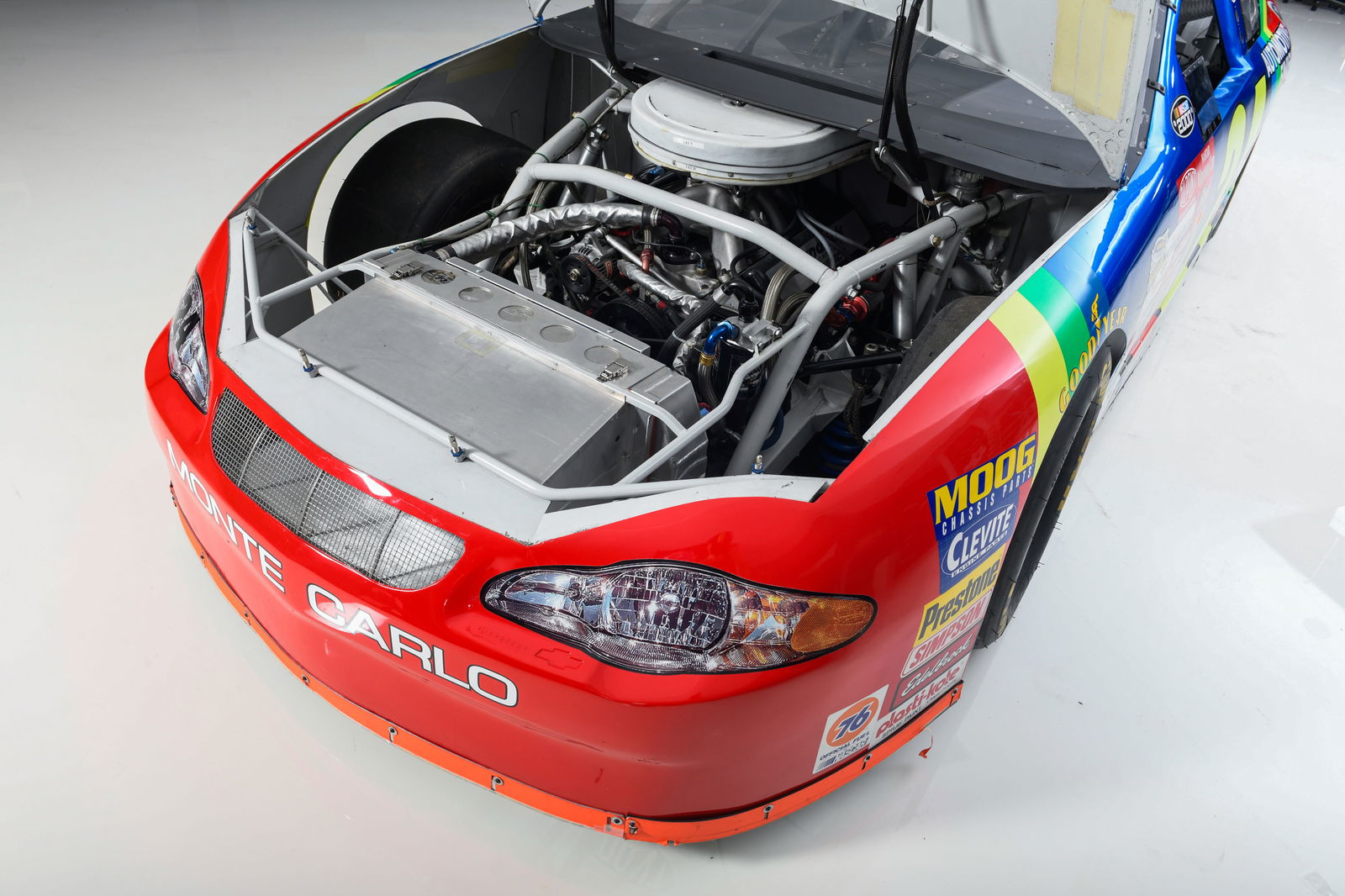 Jeff Gordon's 2000 Chevrolet Monte Carlo - engine bay