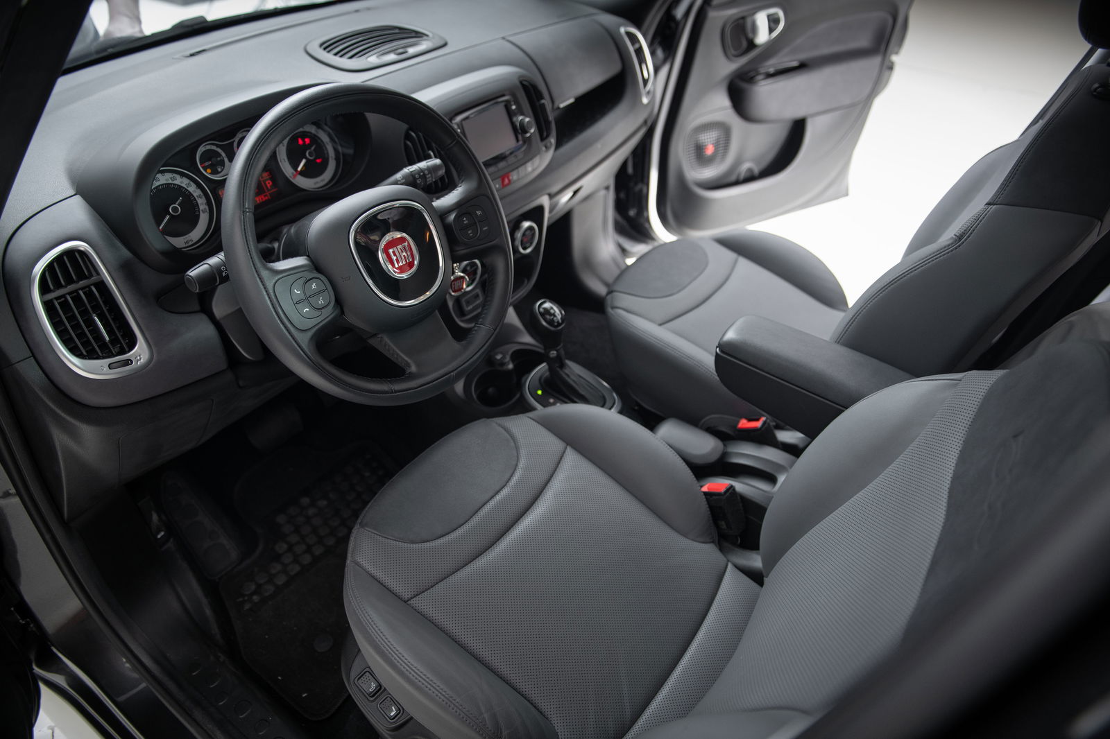Fiat 500L - interior