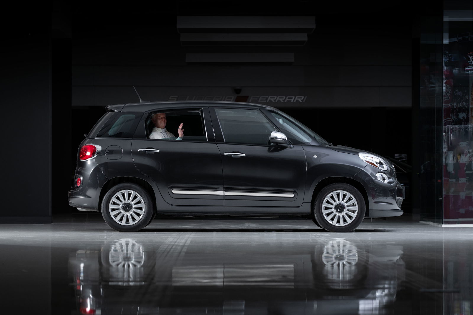 Fiat 500L - side