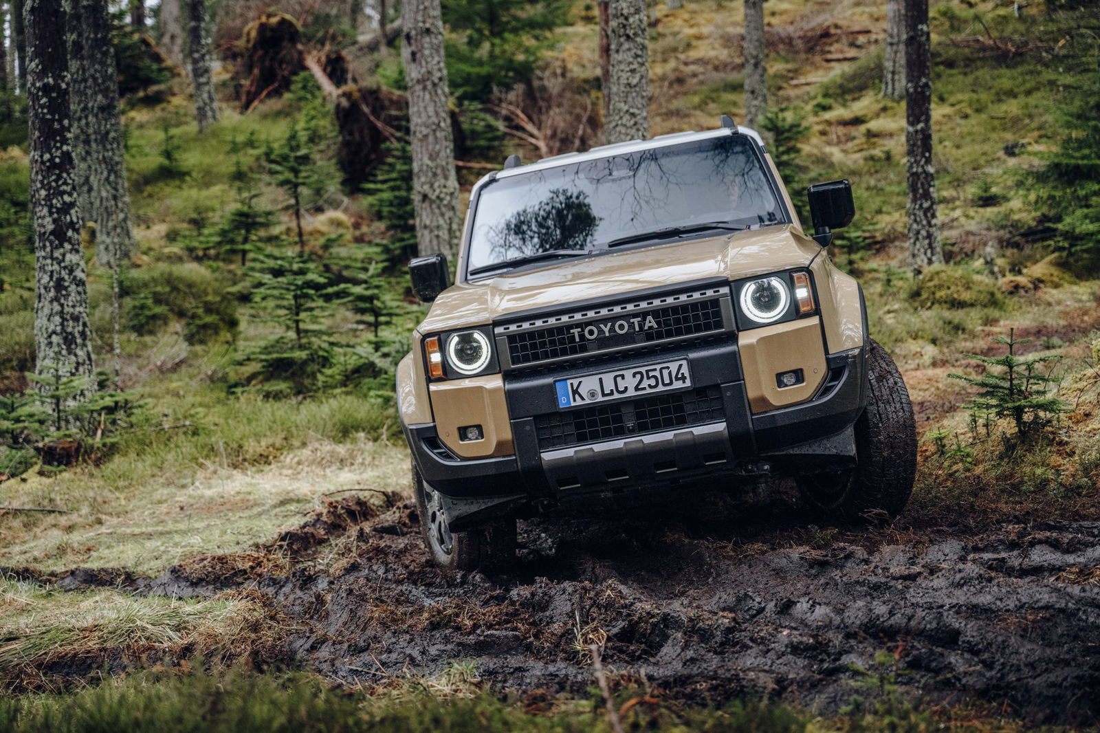Toyota Land Cruiser J250 First Edition - front
