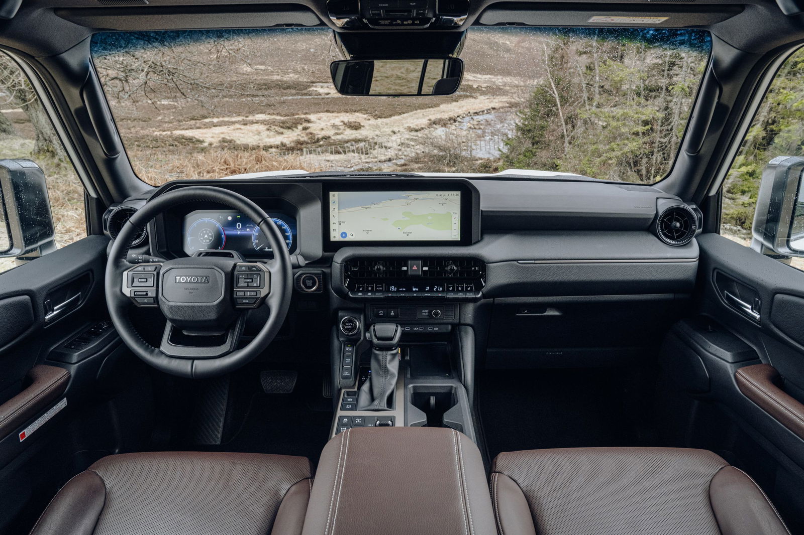 Toyota Land Cruiser J250 First Edition - interior