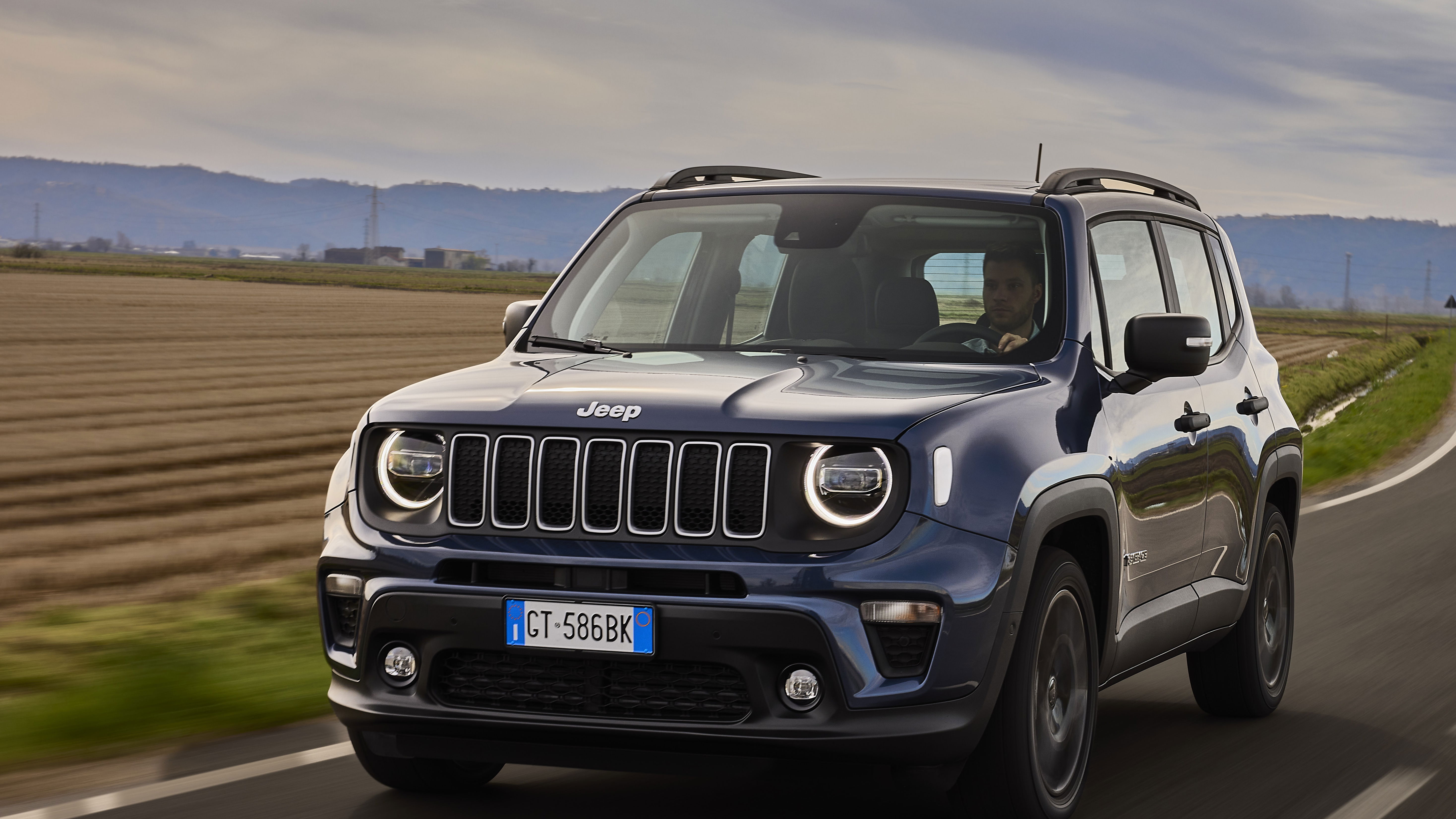 Jeep Renegade e-Hybrid - front, dynamic