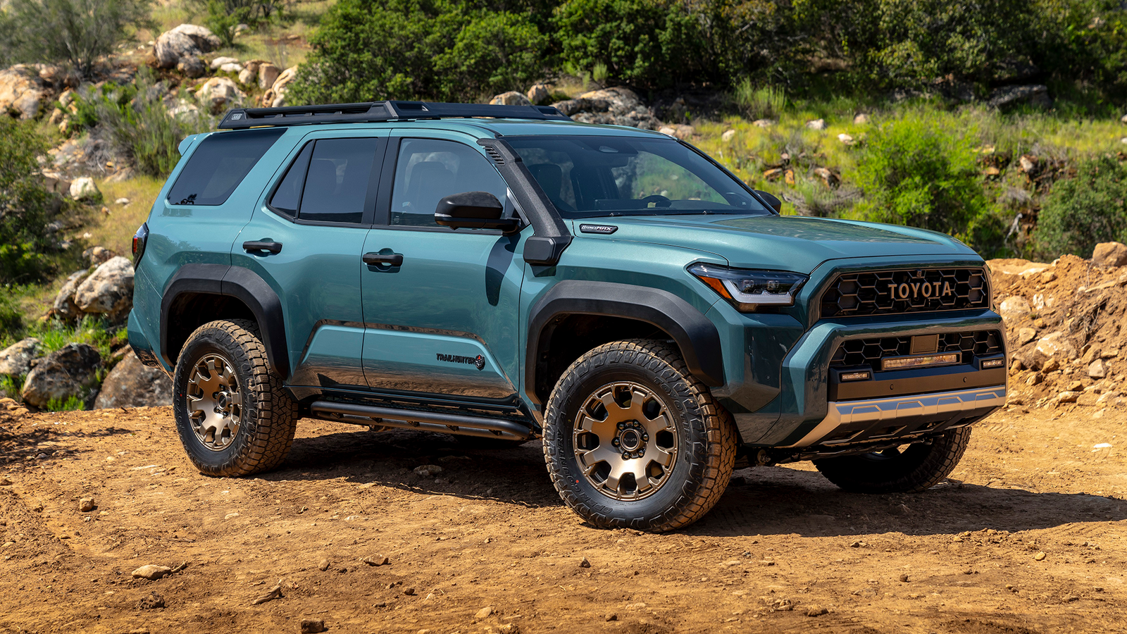 2025 Toyota 4Runner Trailhunter, front 3/4