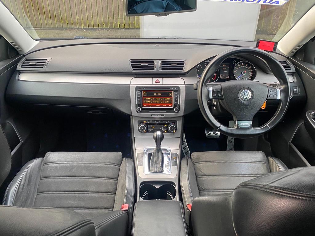Volkswagen Passat R36 - interior