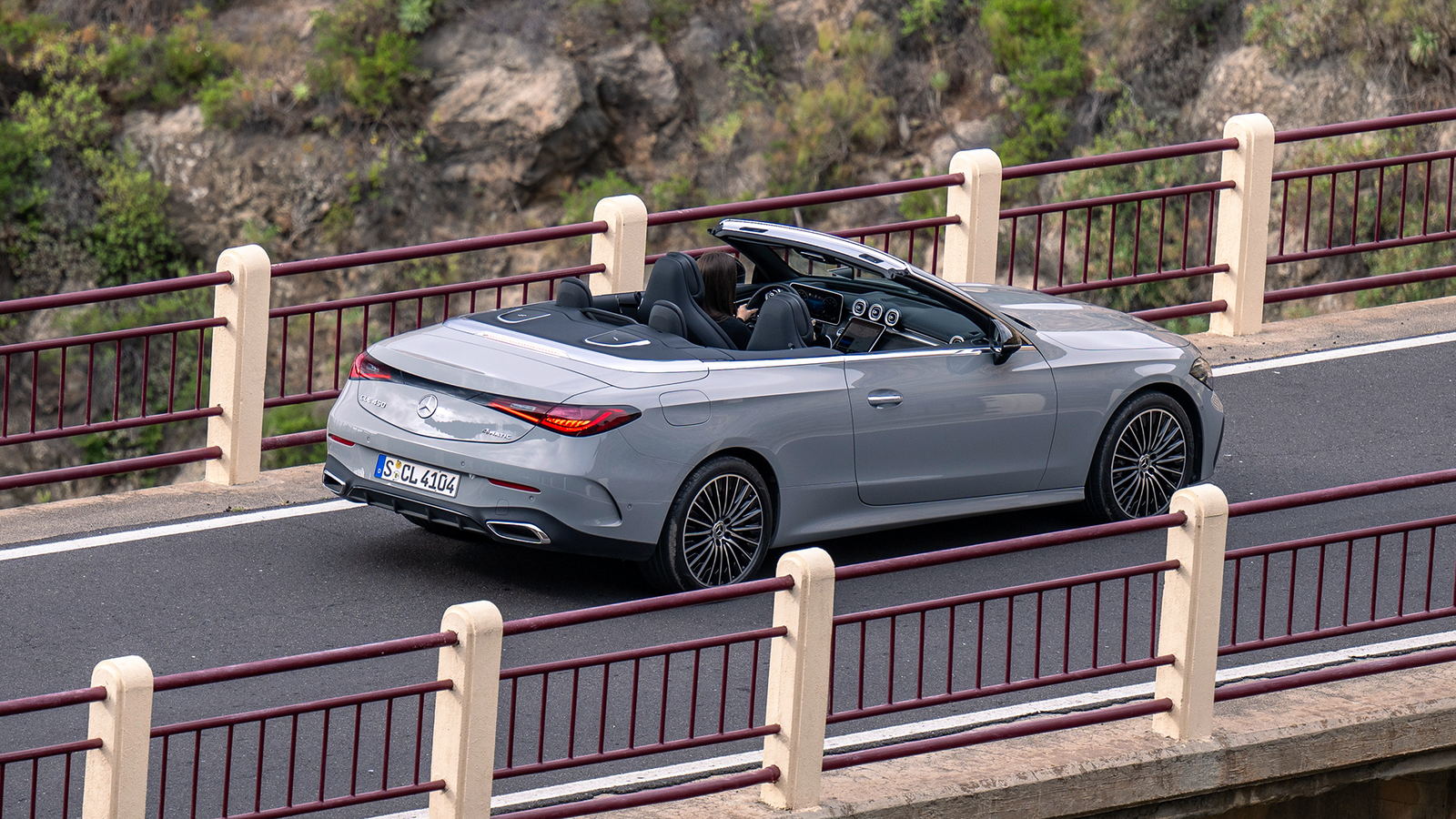Mercedes CLE Cabriolet, rear 3/4, roof down