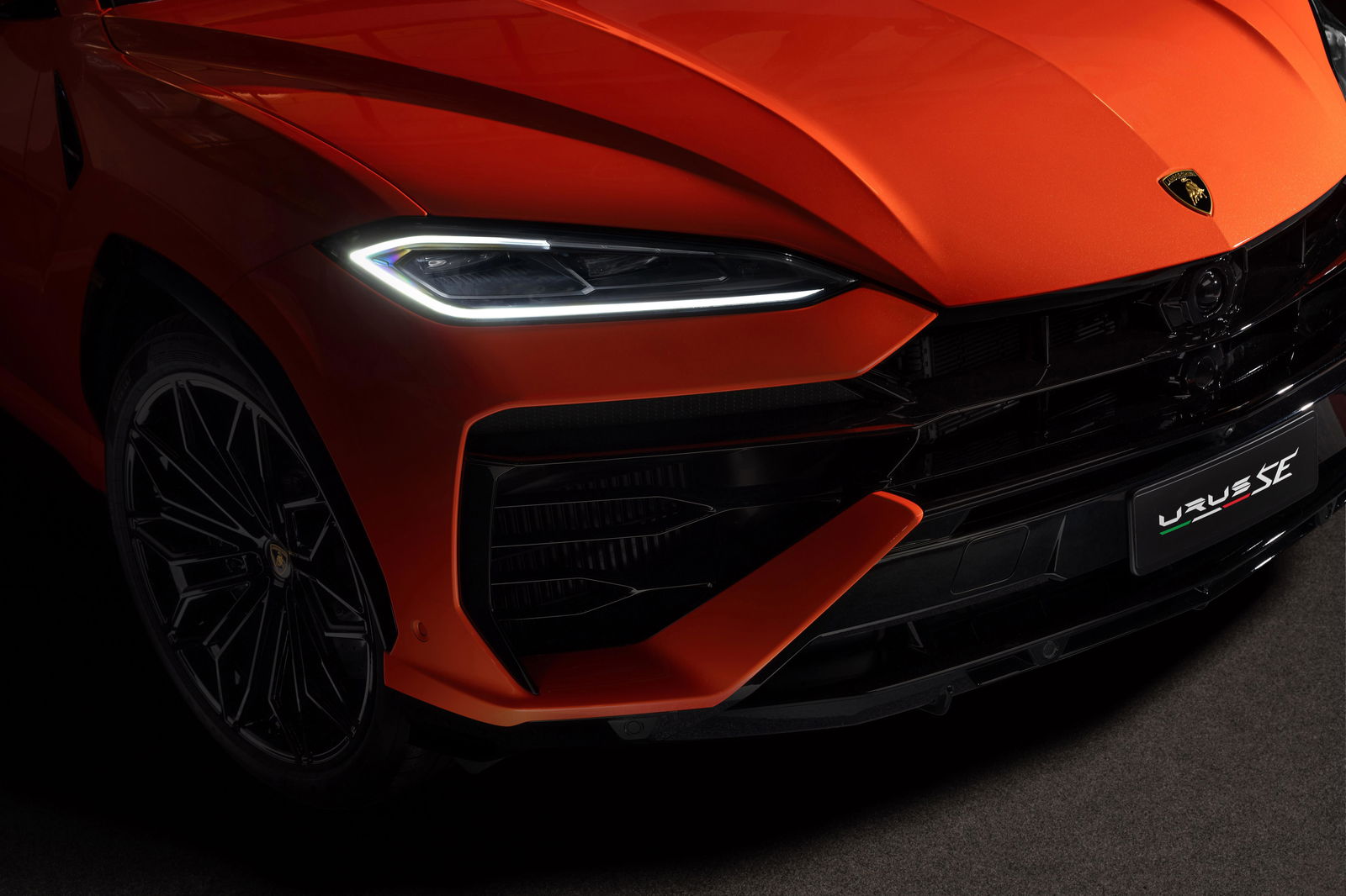 Lamborghini Urus SE - front detail