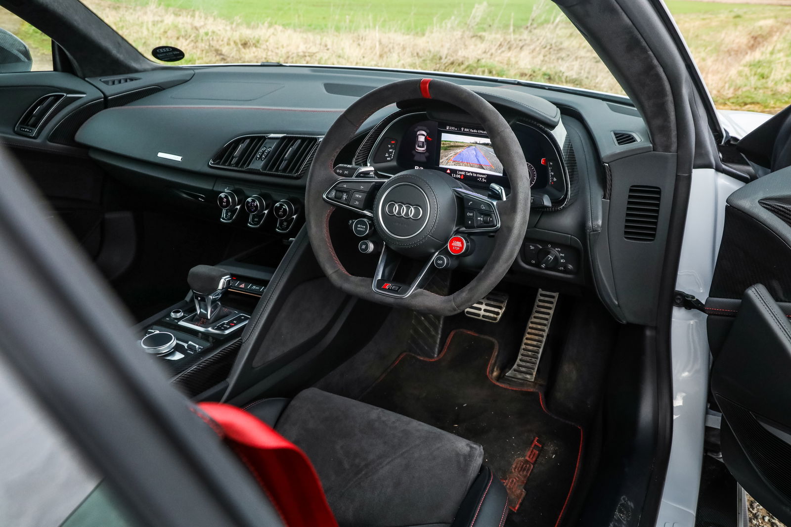Audi R8 GT - interior 