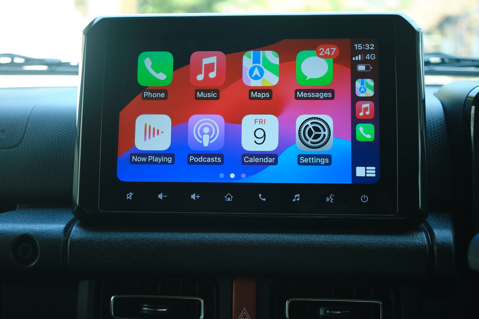 Suzuki Jimny XL - infotainment screen