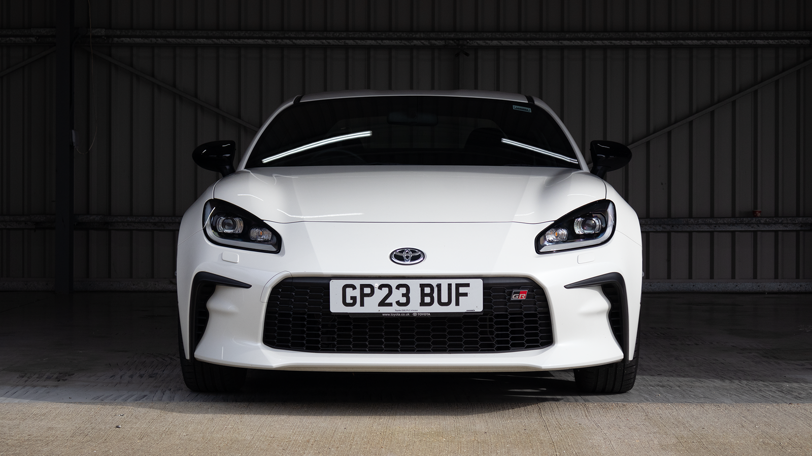 Toyota GR86, Pearl white, front