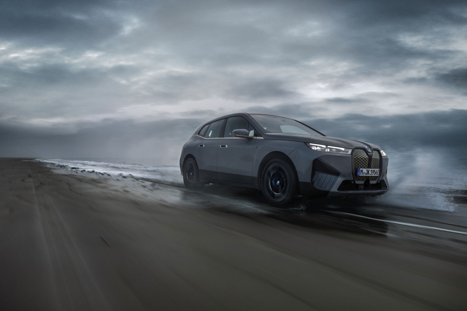 BMW iX