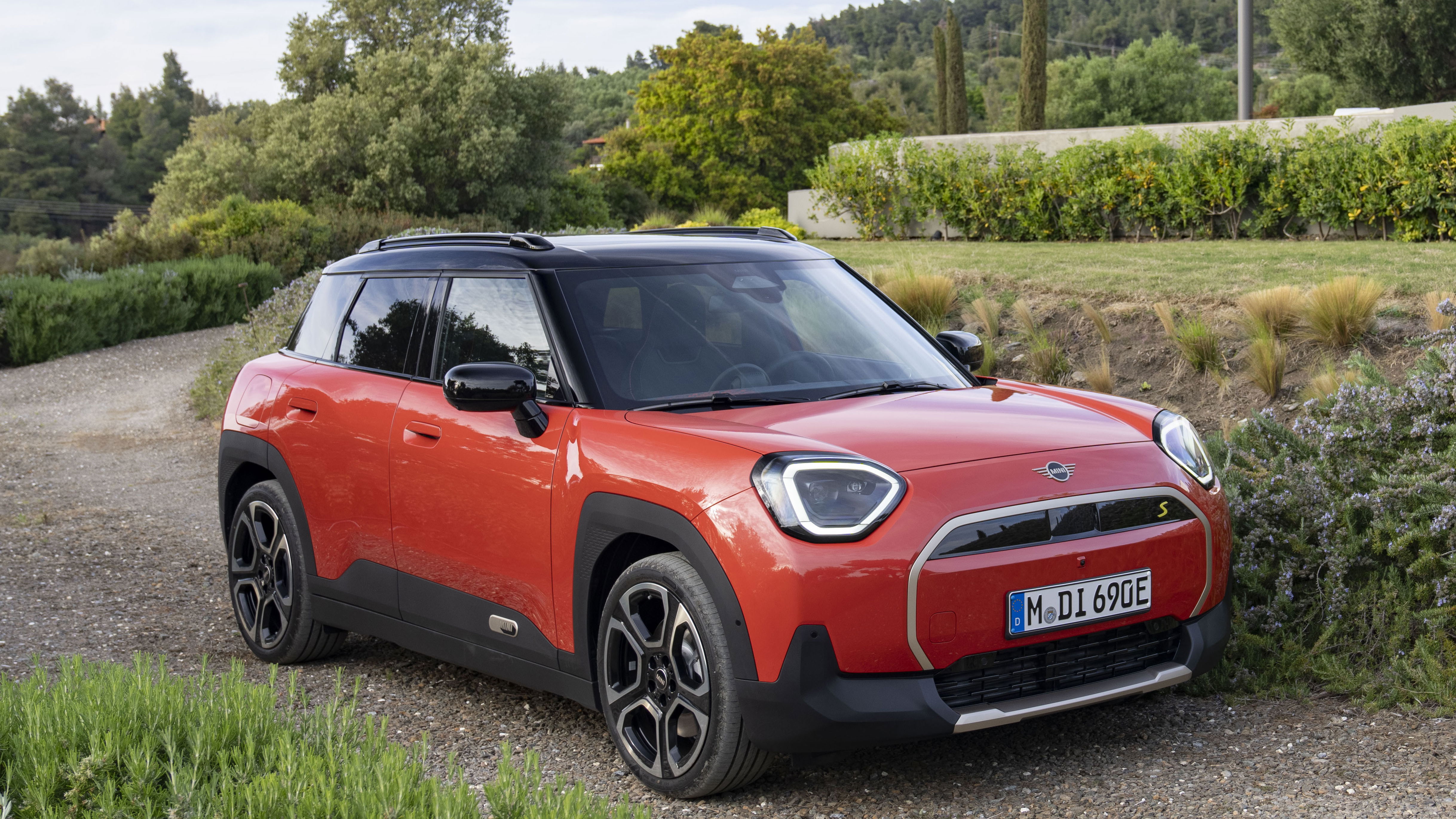 Mini Aceman - front