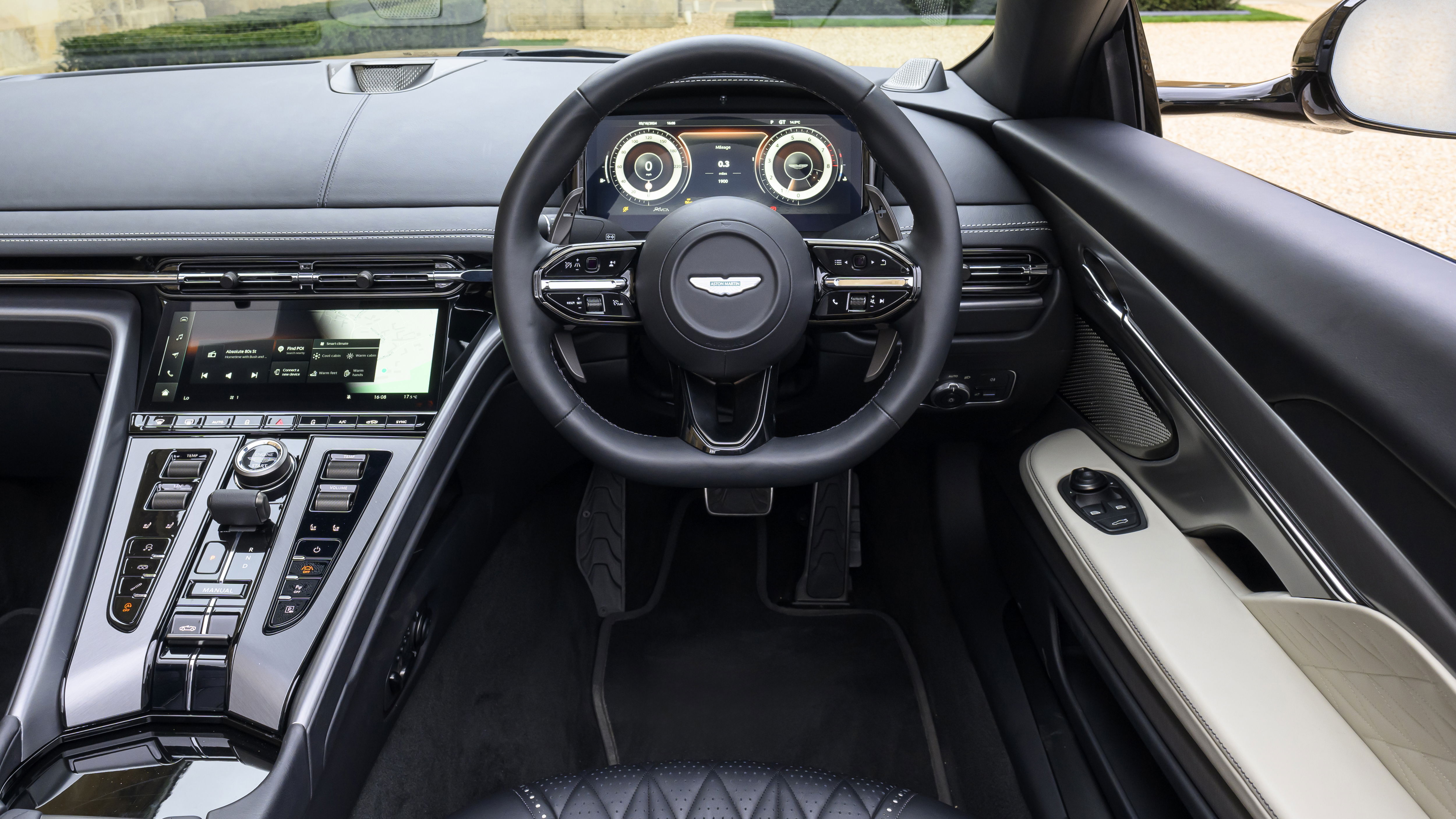 Aston Martin DB12 Volante - interior