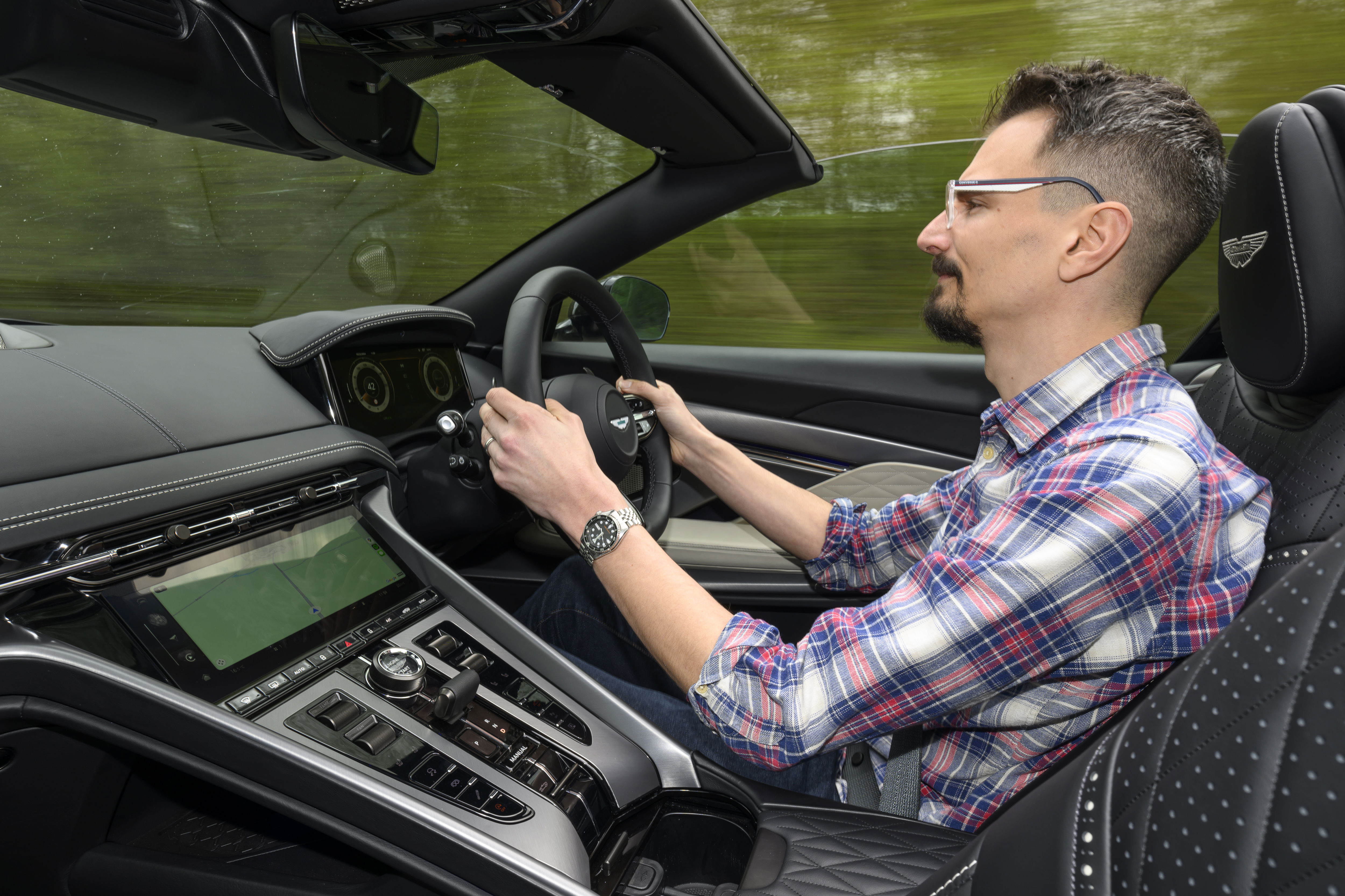 Aston Martin DB12 Volante - interior
