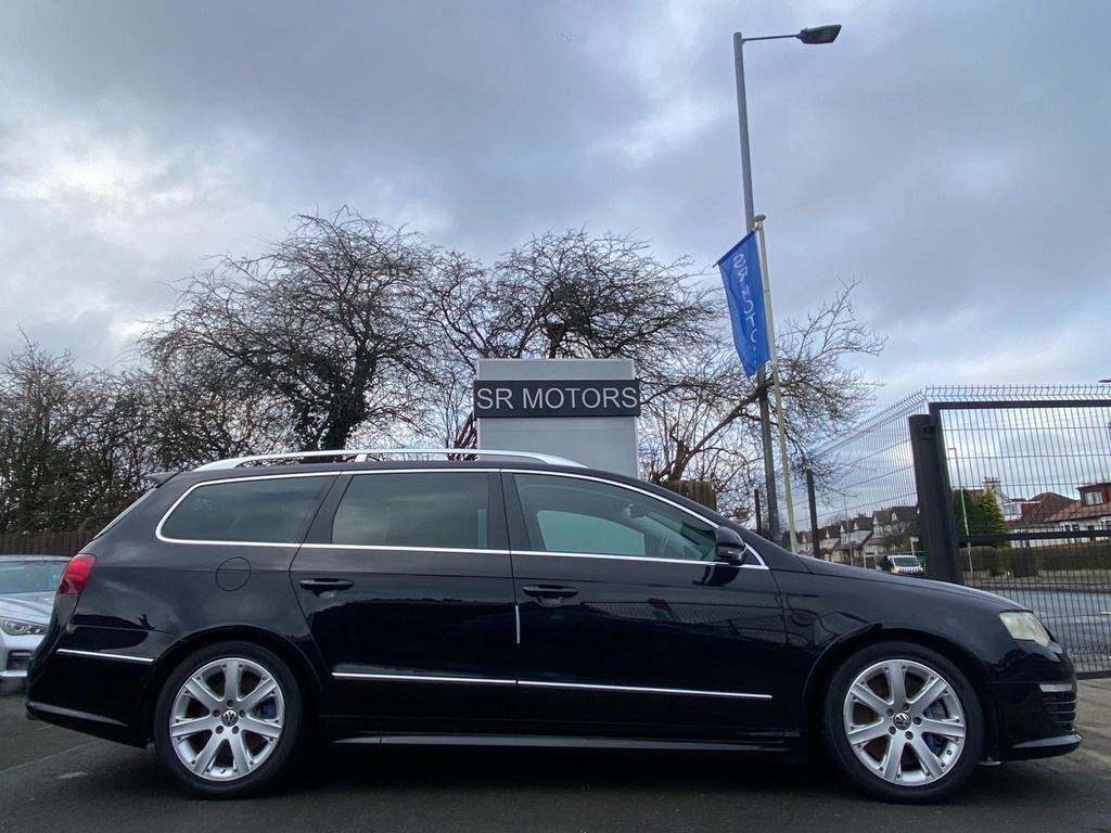 Volkswagen Passat R36 - side