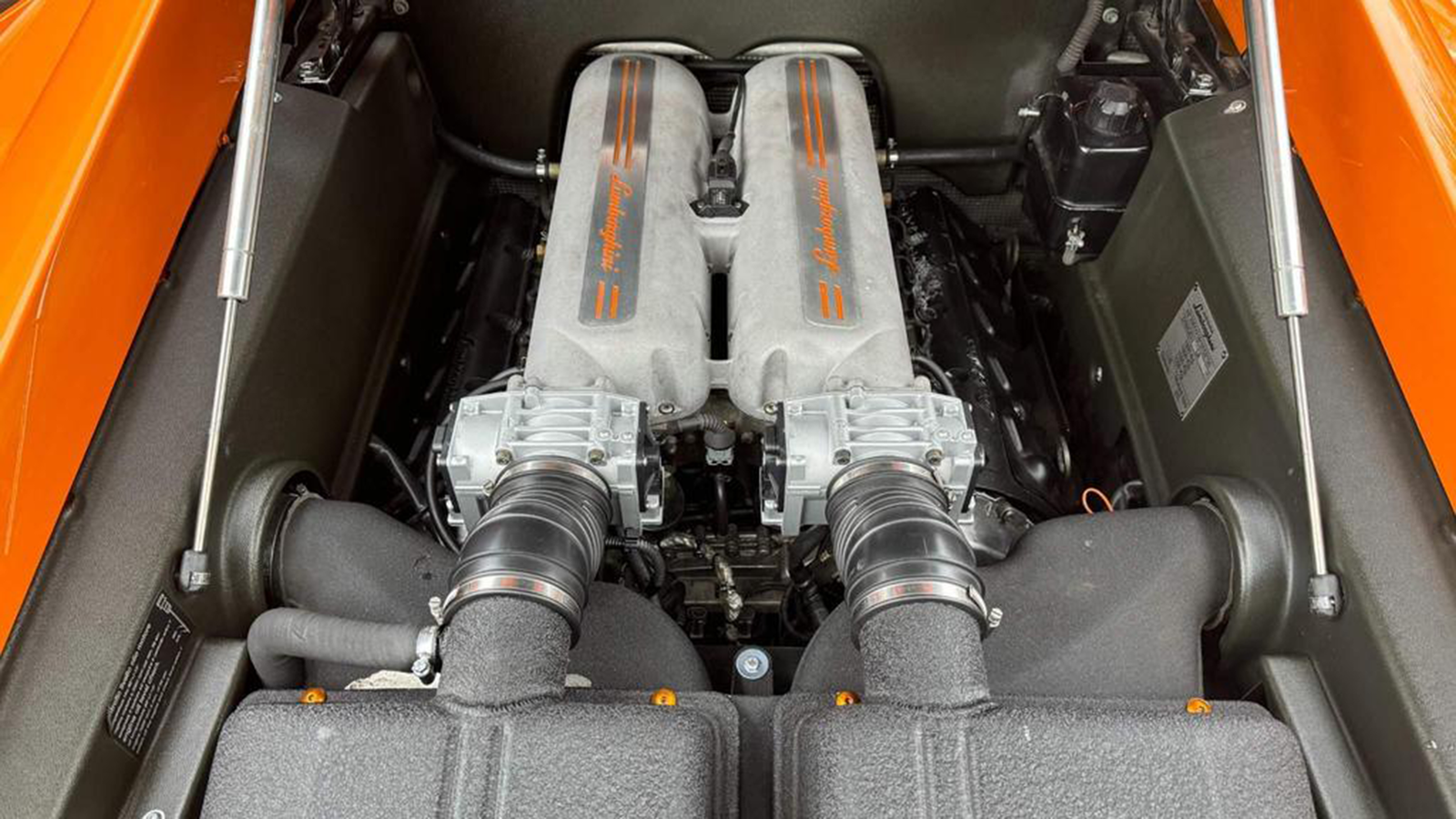 2004 Lamborghini Gallardo, V10 engine