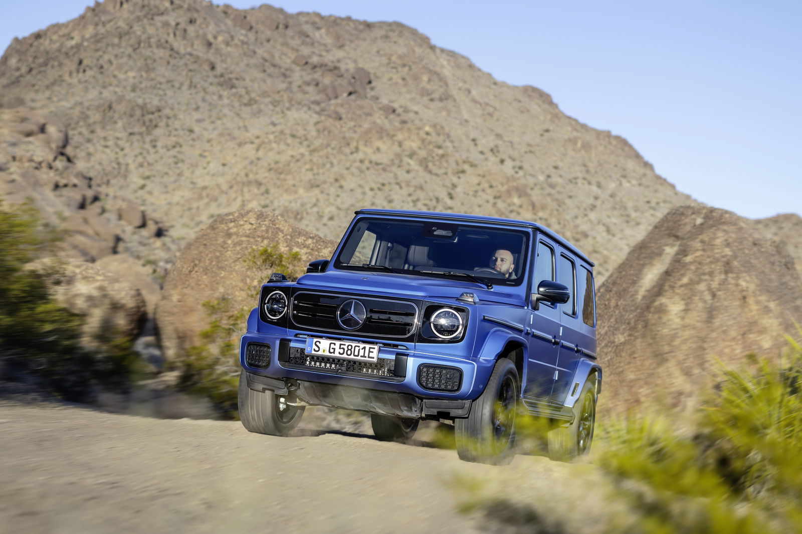 Mercedes-Benz G580 with EQ Technology - front