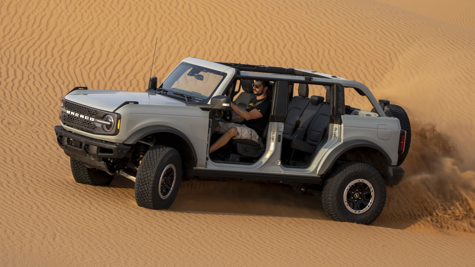 Ford Bronco - doors off