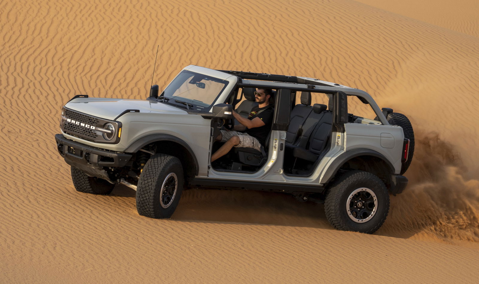 Ford Bronco - doors off