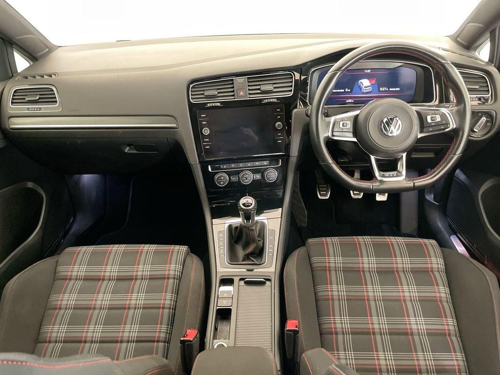 Volkswagen Golf GTI Mk7.5 - interior