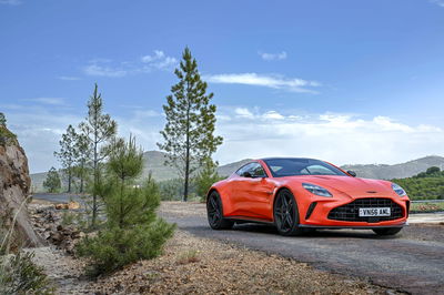 Aston Martin Vantage - front 
