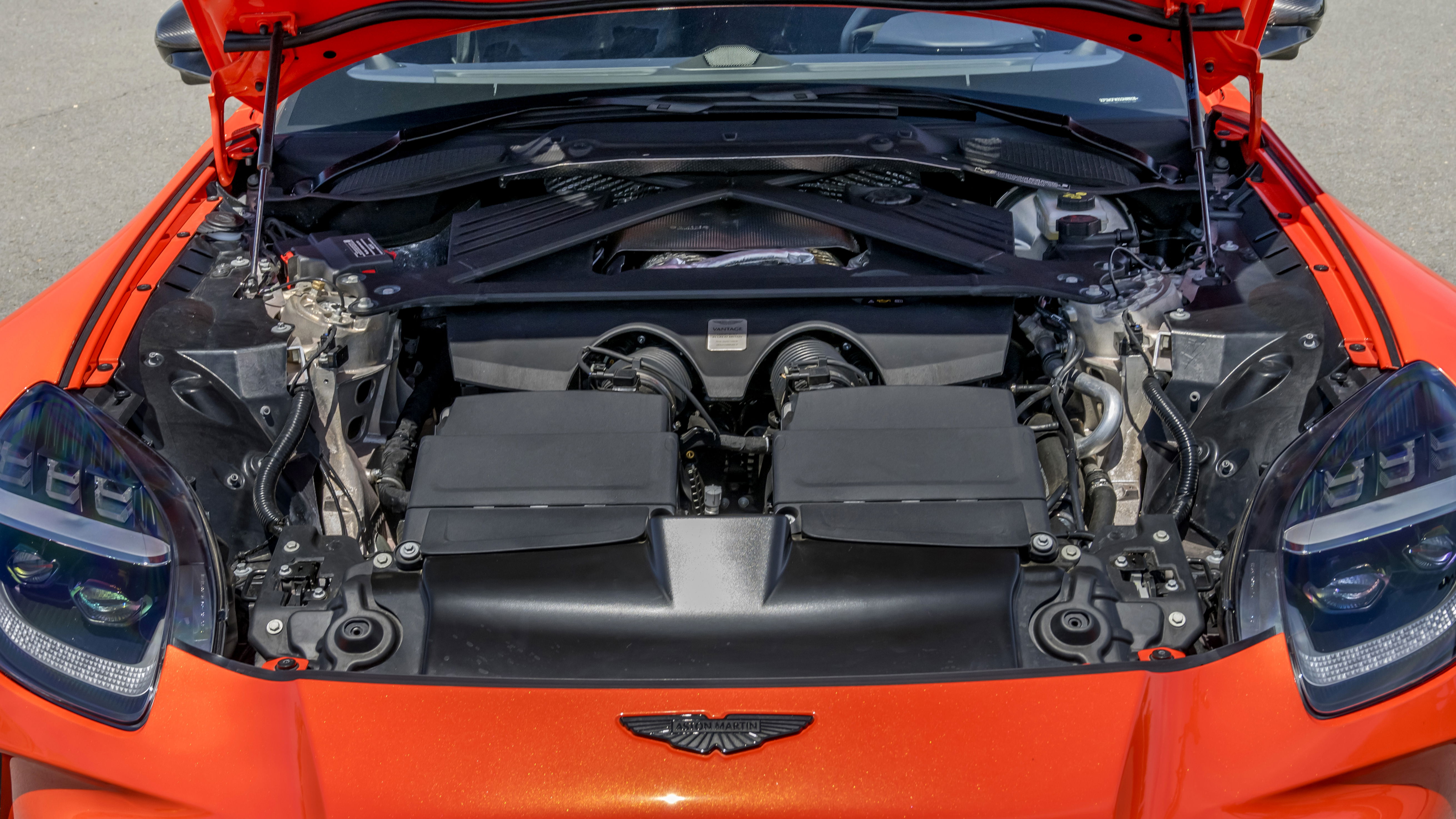 Aston Martin Vantage - engine