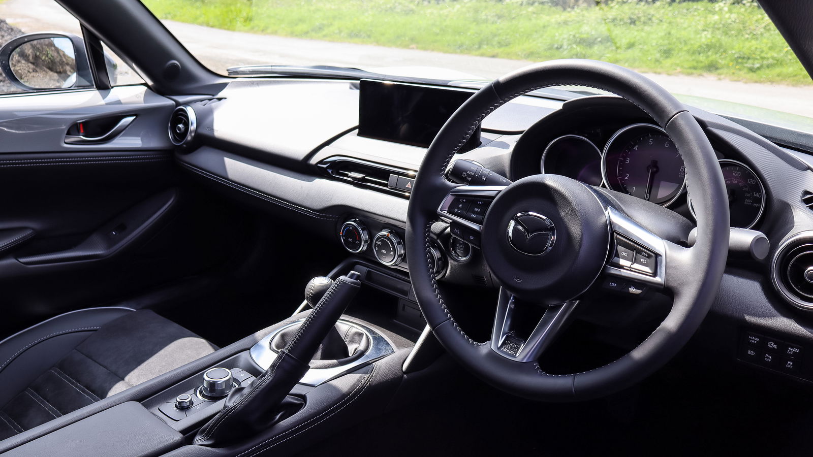 Toyota GR86 vs Mazda MX-5: The Affordable Sports Car’s Last Stand