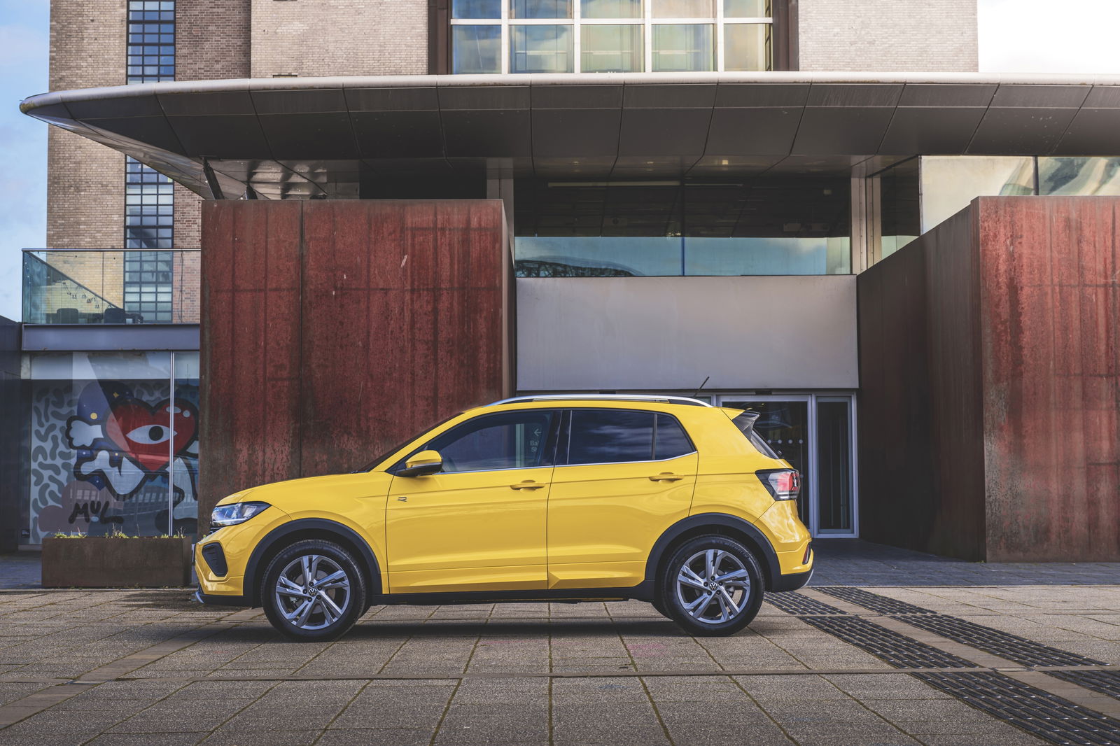 Volkswagen T-Cross - side, static