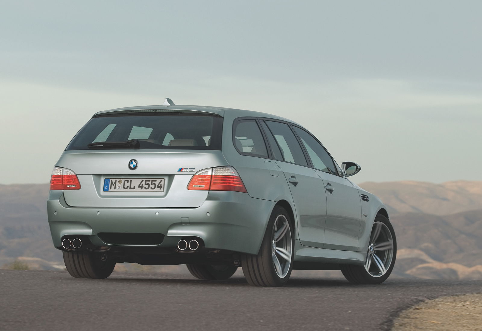 BMW M5 E61 - rear