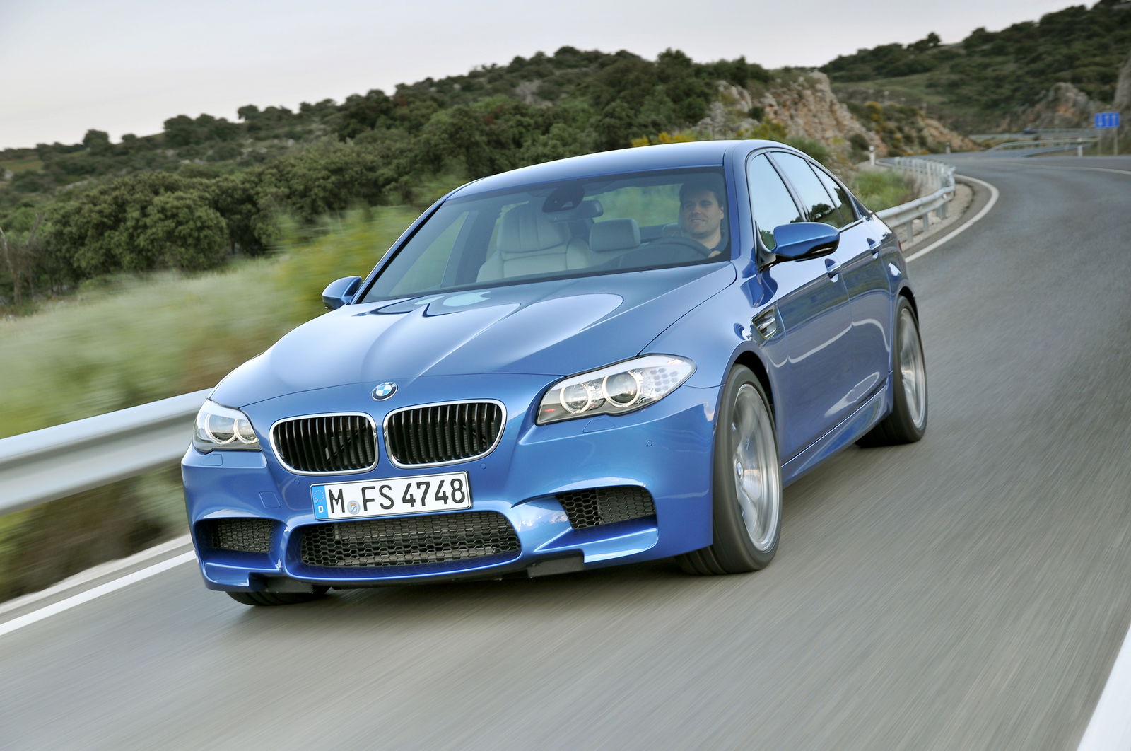 BMW M5 F10 - front