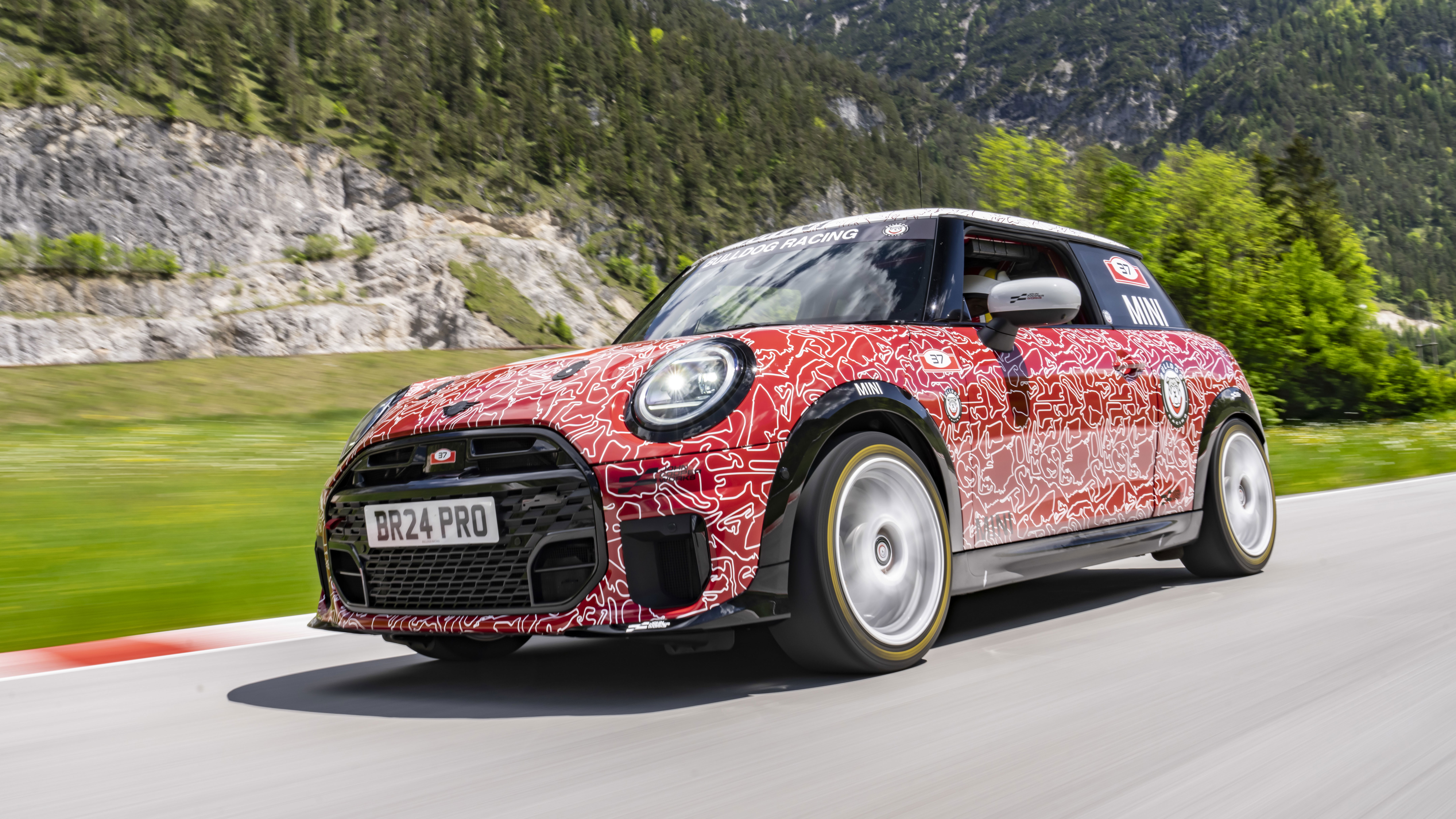 Mini JCW Pro - front