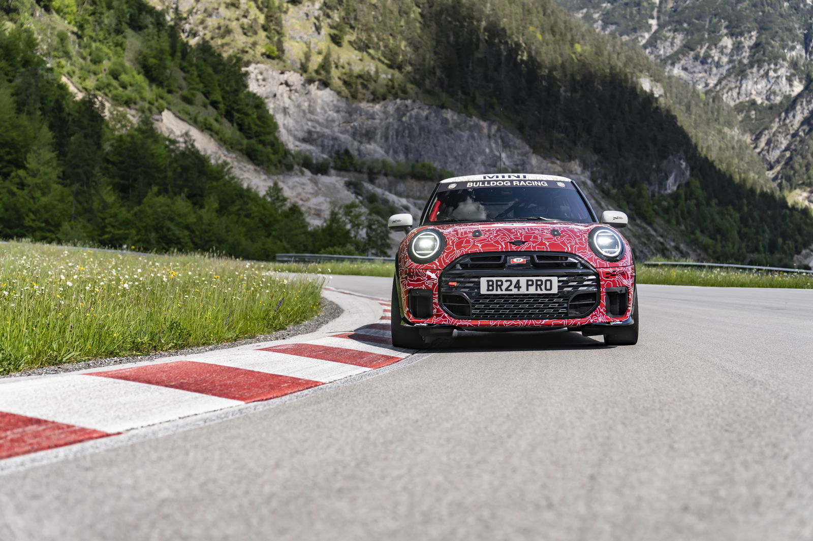 Mini JCW Pro - front