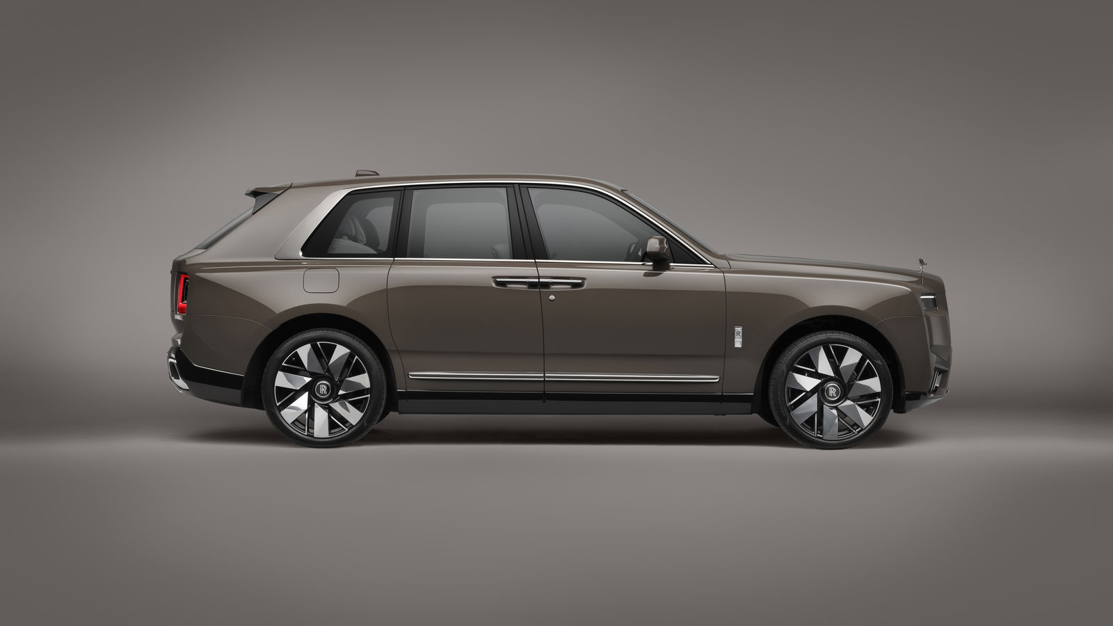 Rolls-Royce Cullinan Series II - side