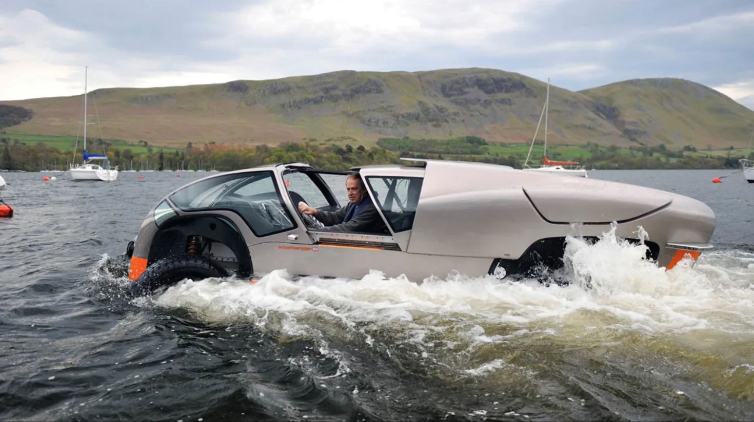 Scamander prototype - side, in water