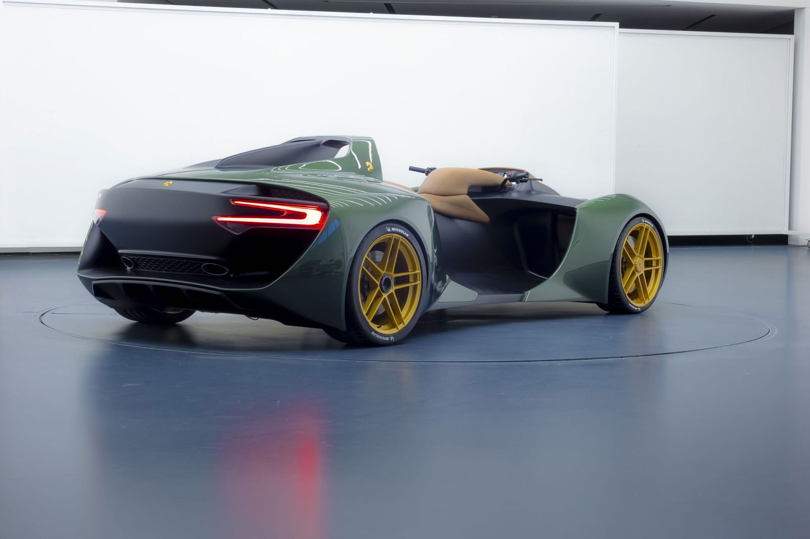 Engler V12 - rear